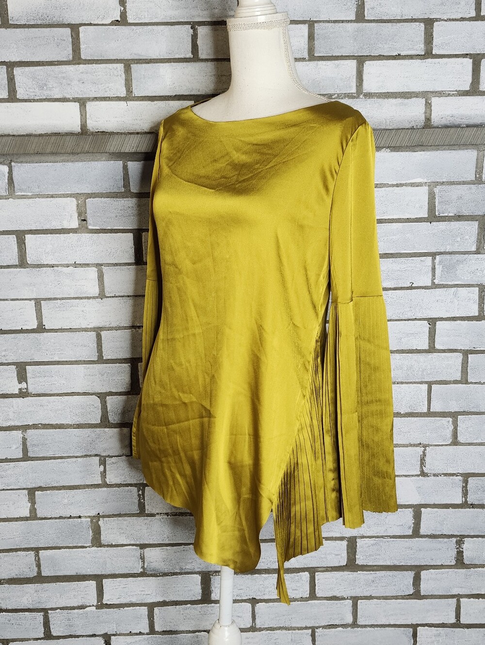 Banana Republic x Olivia Palermo Pleated Bell Sleeve Blouse Size Small Olive